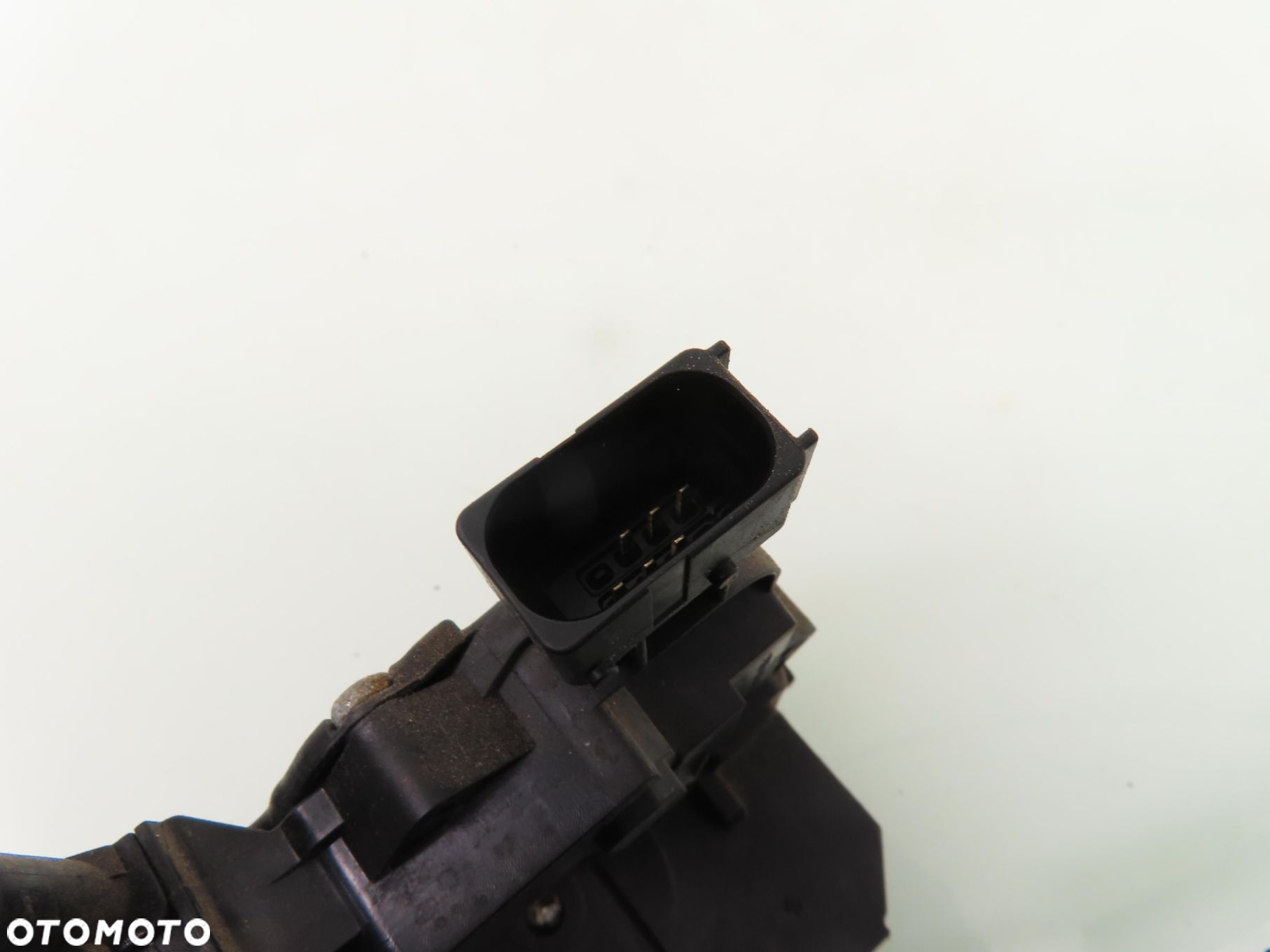 ZAMEK LEWY PRZEDNI OPEL CORSA D 13258271 6PIN - 3