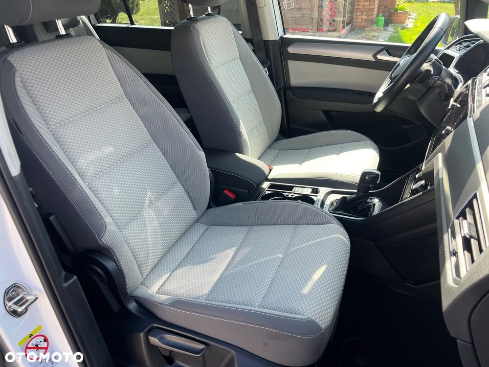 Volkswagen Touran 2.0 TDI SCR DSG ACTIVE - 22