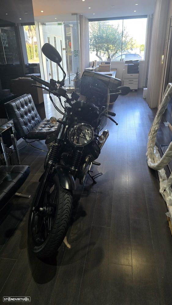 Moto Guzzi V7 II Stone - 7