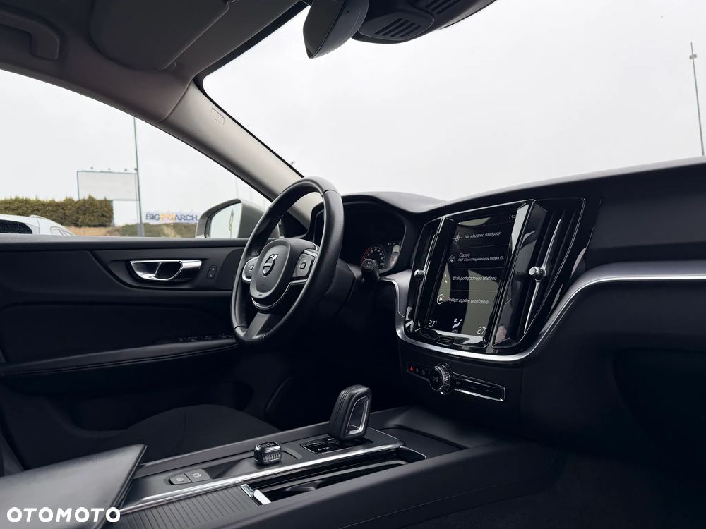 Volvo V60 B3 B Momentum Core - 23