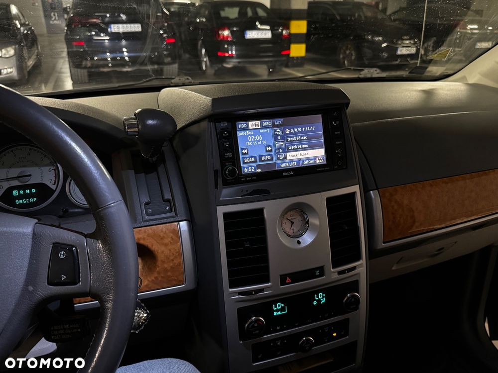 Chrysler Town & Country 4.0 Limited - 23