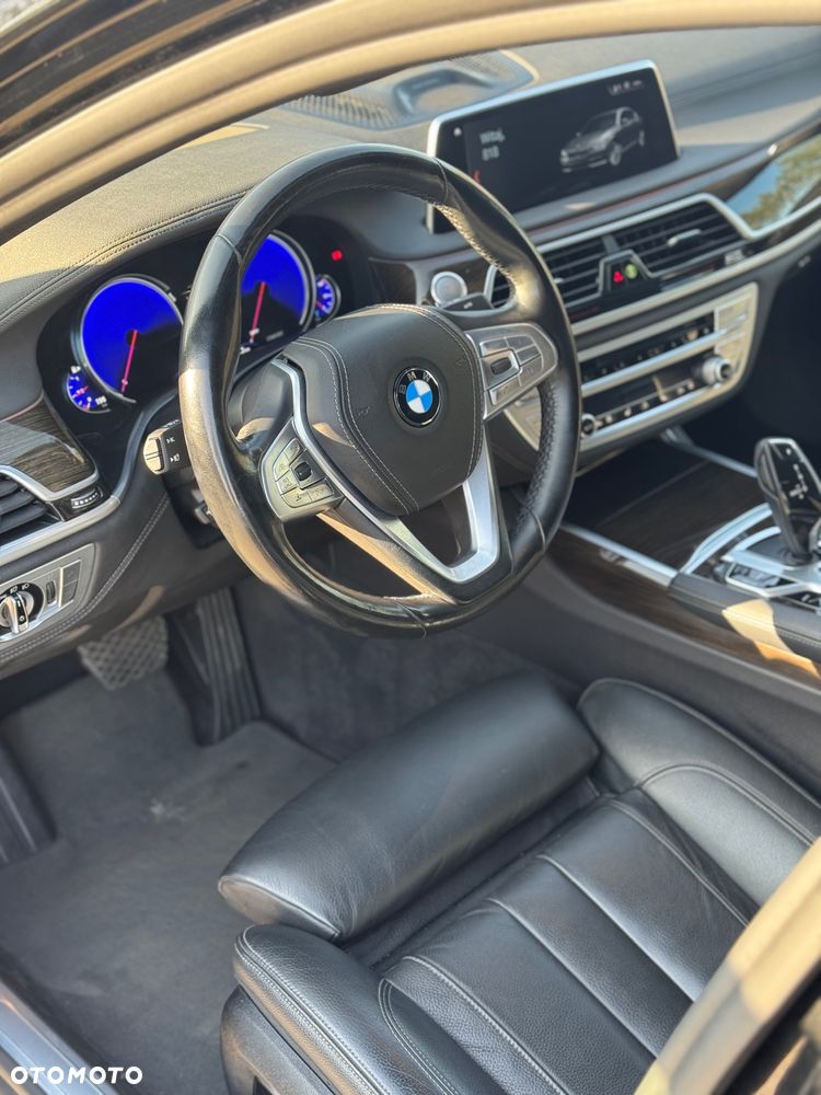 BMW Seria 7 - 26