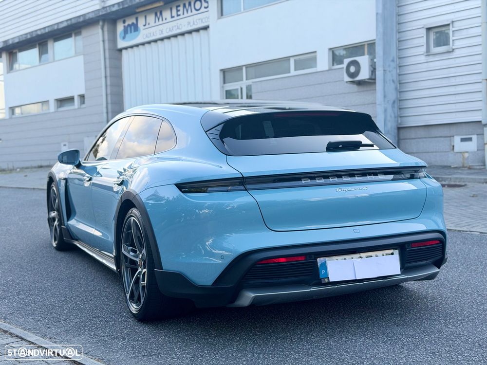 Porsche Taycan Cross Turismo 4 - 22