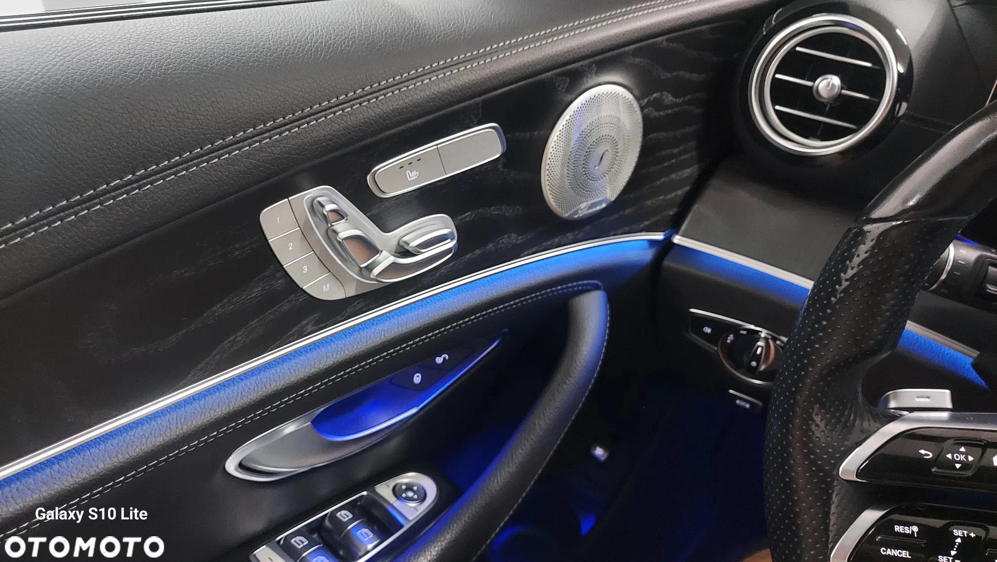 Mercedes-Benz Klasa E 300 de 4Matic T 9G-TRONIC AMG Line - 21