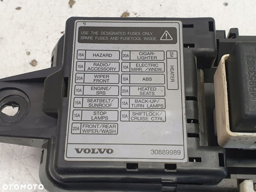 Volvo S40 V40 lift 1.9 D SKRZYNKA BEZPIECZNIKÓW - 7