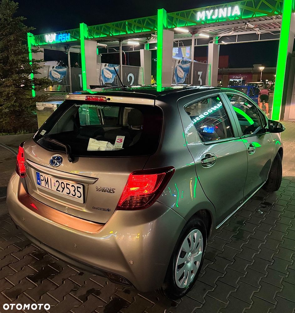 Toyota Yaris Hybrid 100 Dynamic EU6 - 9