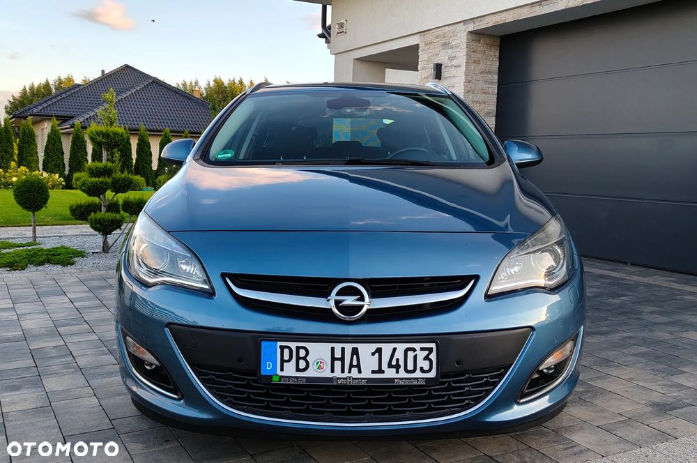 Opel Astra 1.4 Turbo Exklusiv - 2