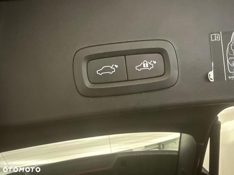 Volvo XC 40 - 24