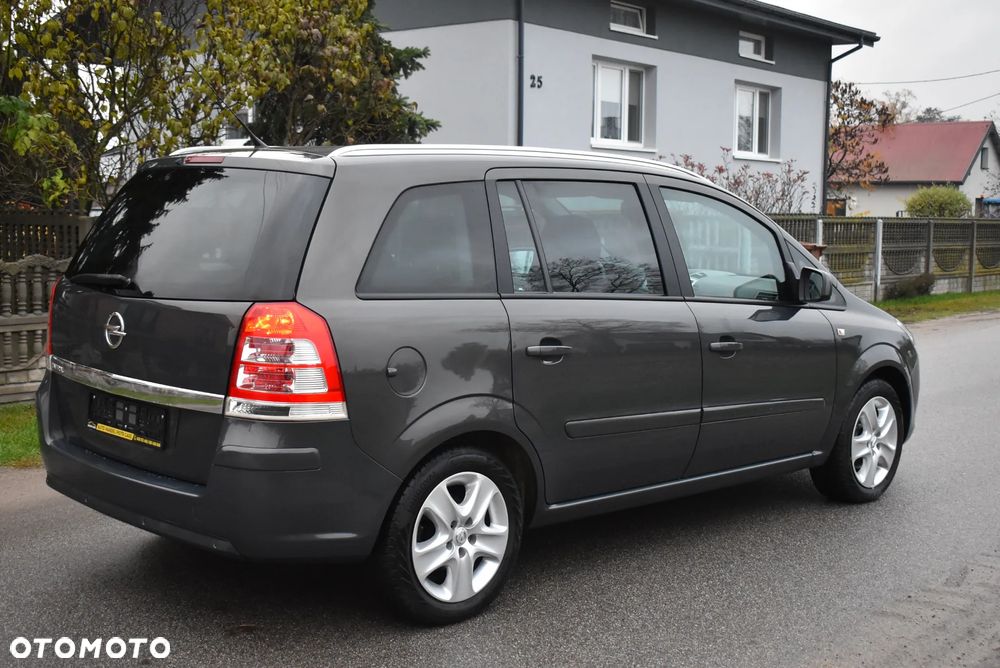 Opel Zafira - 10