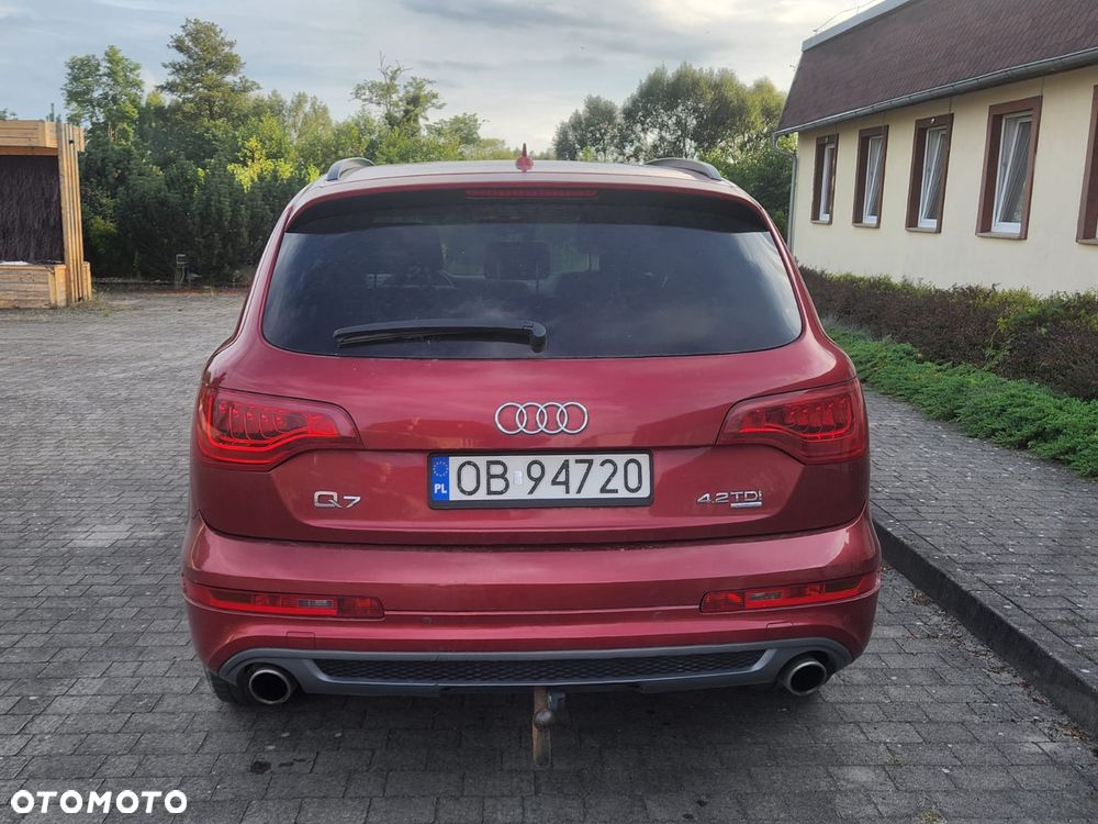 Audi Q7 2010 photo 2