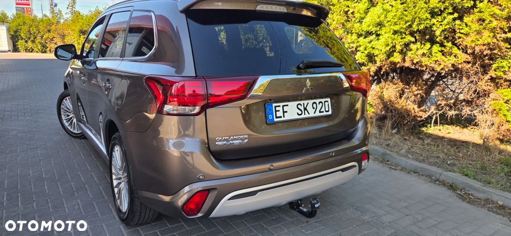 Mitsubishi Outlander 2.4 4WD Diamant+ - 11