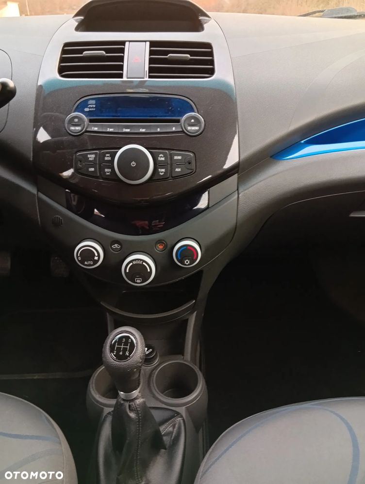 Chevrolet Spark 1.2 LT - 24