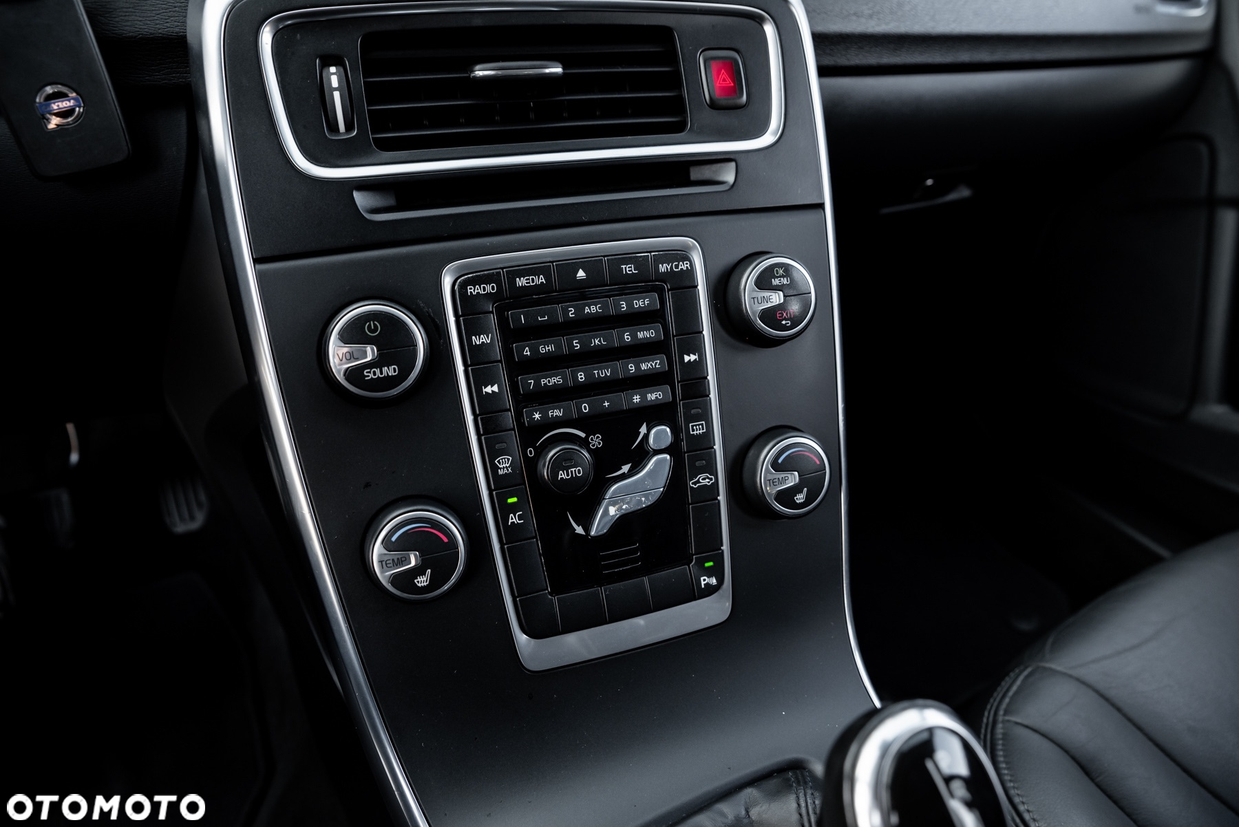 Volvo V60 D4 AWD Geartronic Momentum - 30