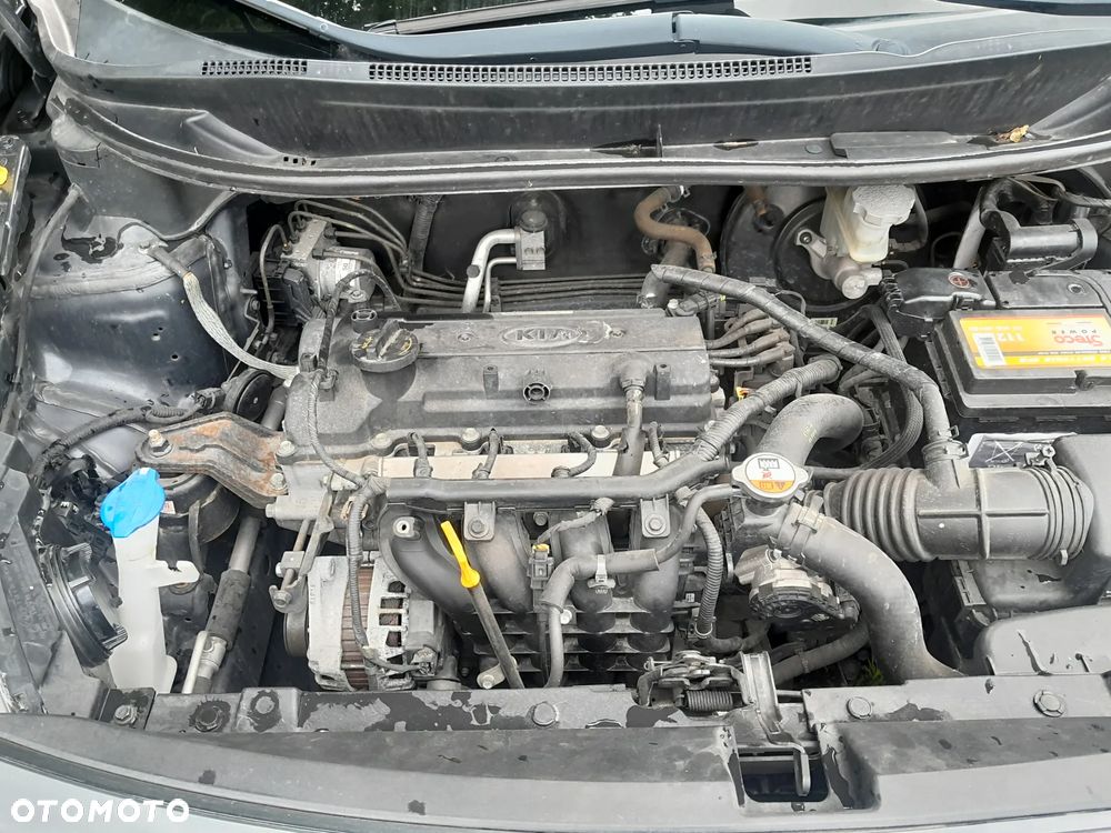 Kia Rio 1.2 M - 11