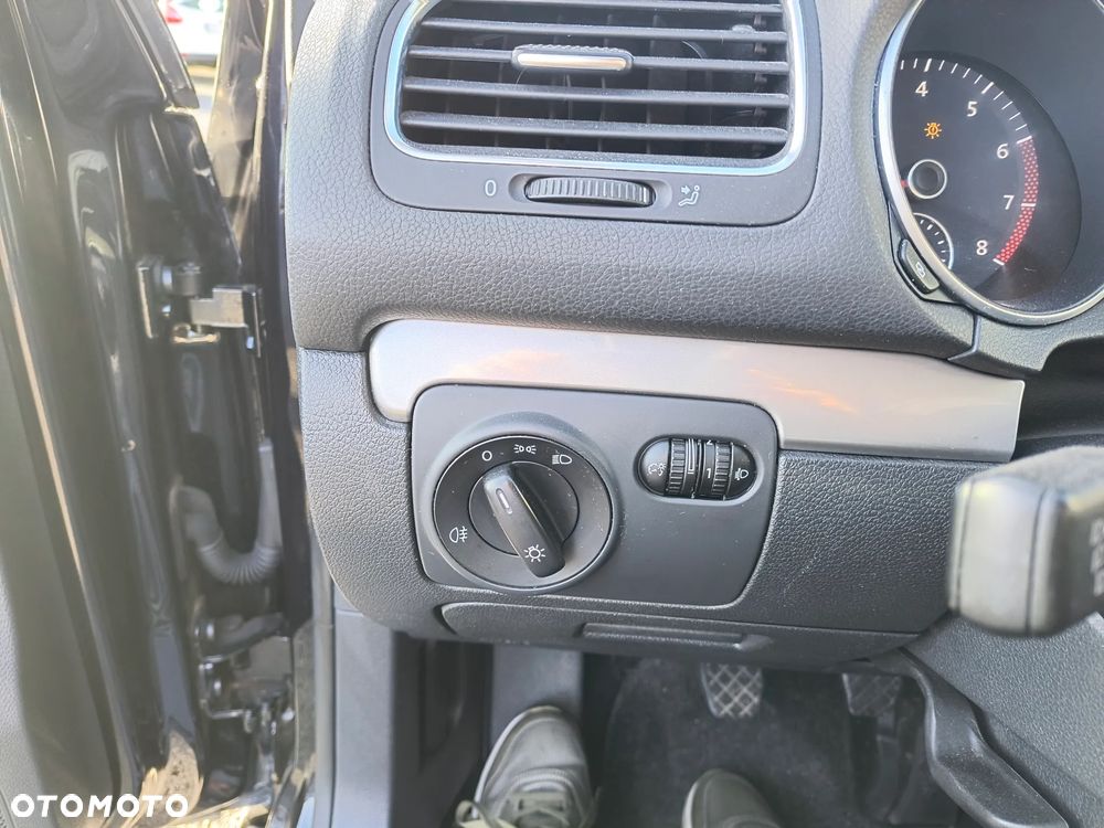 Volkswagen Golf - 10