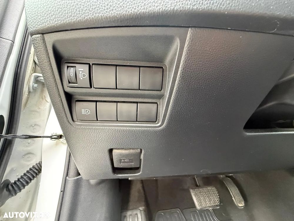 Toyota Yaris 1.5 VVT-i HSD Dynamic Plus - 22