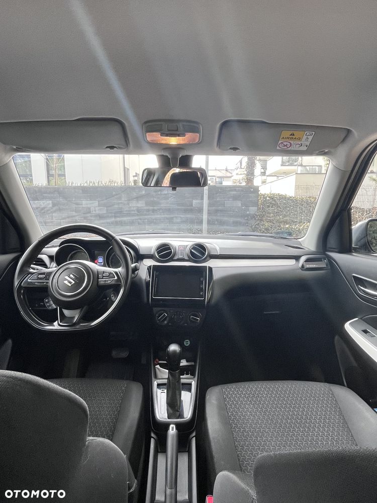 Suzuki Swift 1.2 Dualjet SHVS Premium Plus CVT - 9