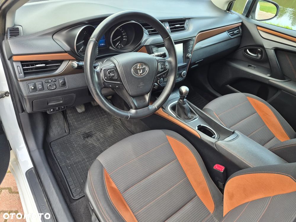 Toyota Avensis 2.0 D-4D Active Business - 5