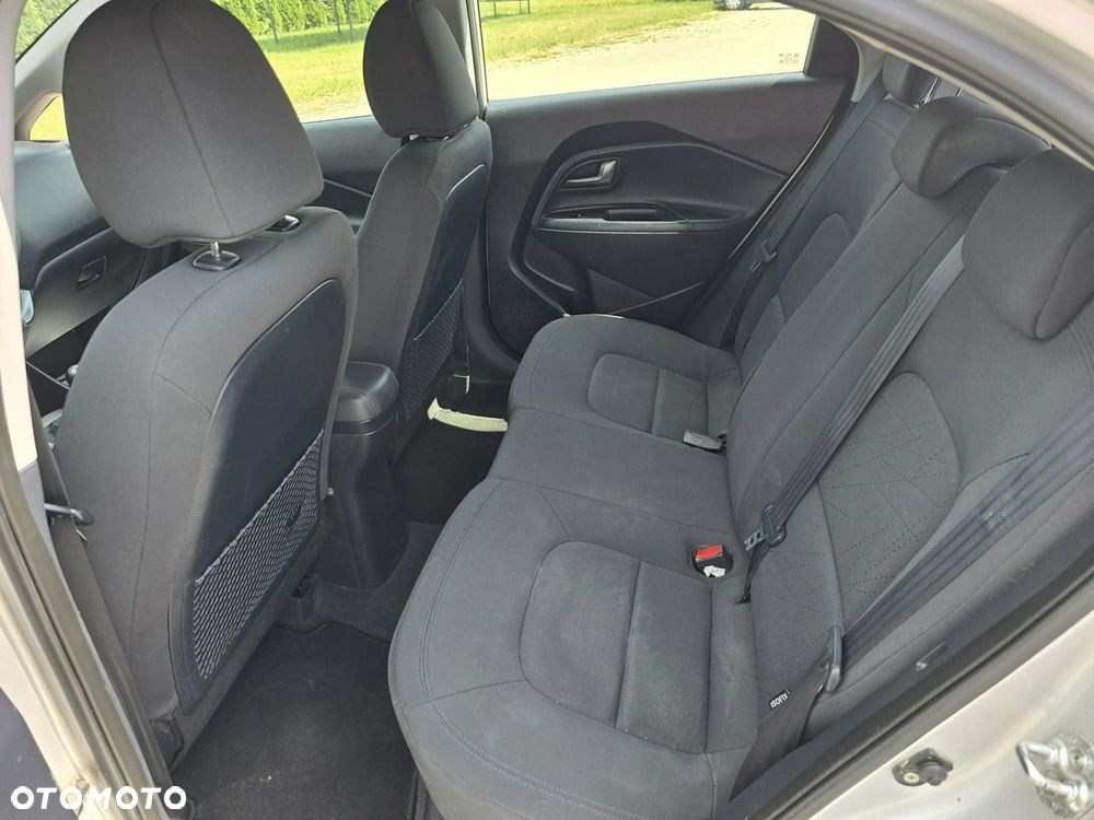 Kia Rio - 19