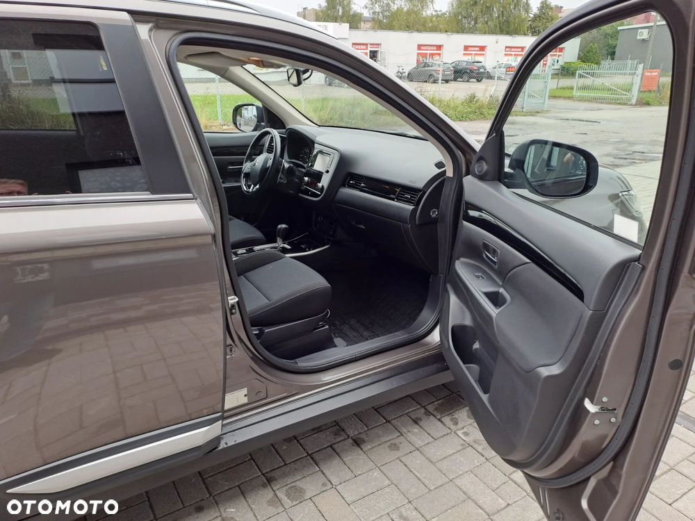 Mitsubishi Outlander 2.0 Intense + SDA 4WD CVT - 9