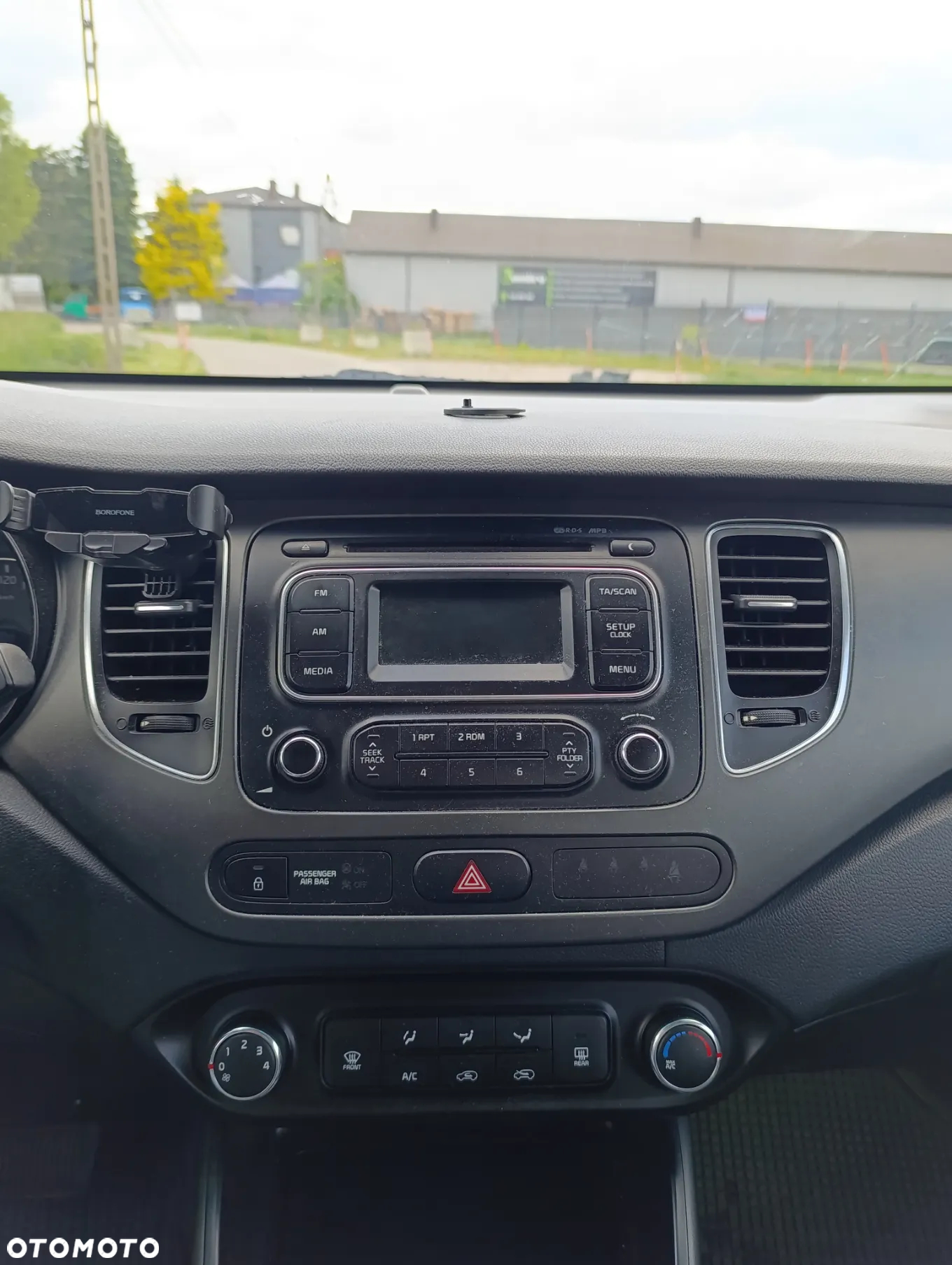 Kia Carens 1.7 CRDi M - 9