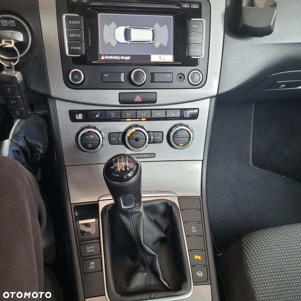 Volkswagen Passat 2.0 TDI Highline - 24