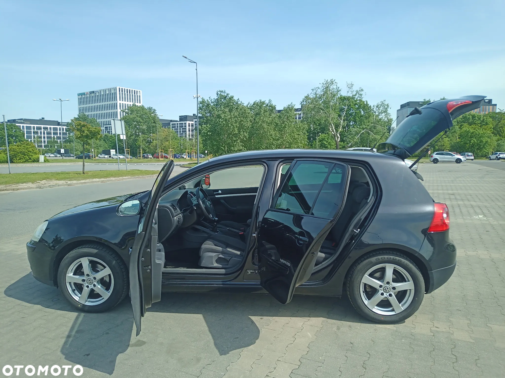 Volkswagen Golf - 32