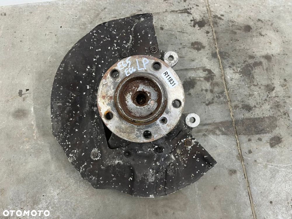 Zwrotnica BMW 7 E65 E66 piasta lewa przednia benzyna diesel 6753461