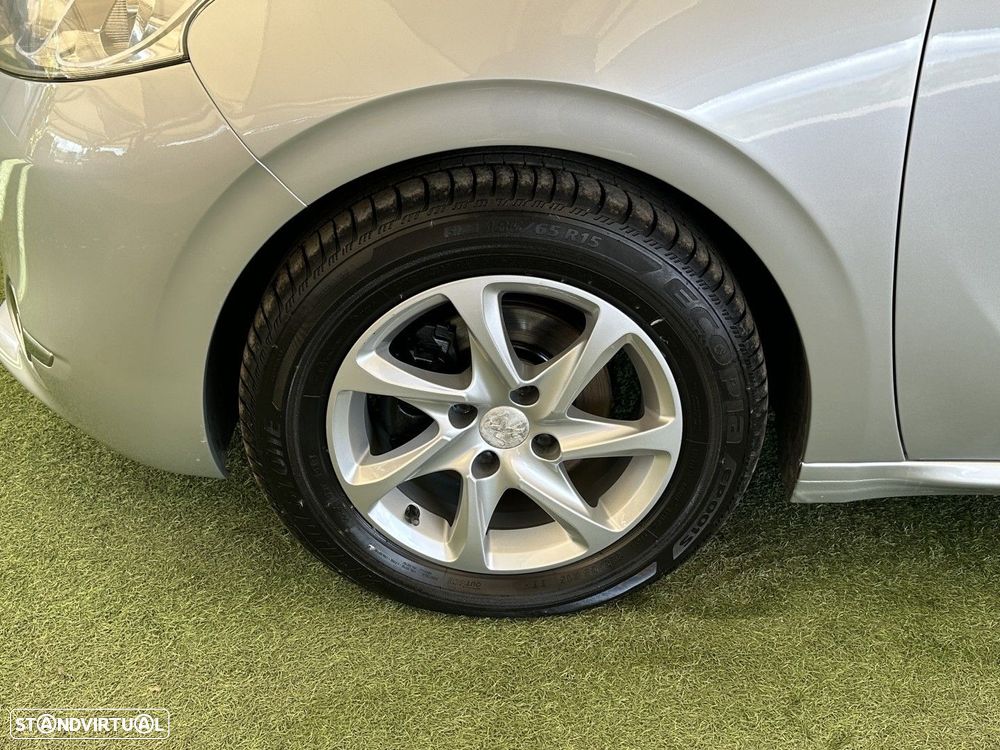 Peugeot 208 1.2 VTi Active - 4