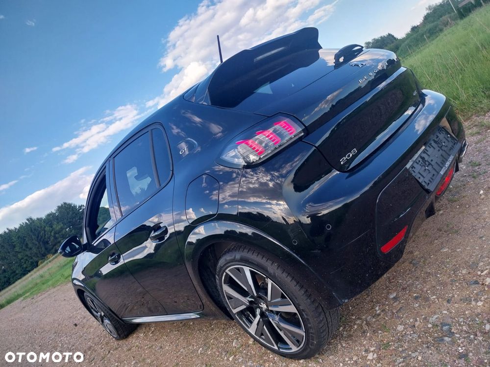 Peugeot 208 - 24