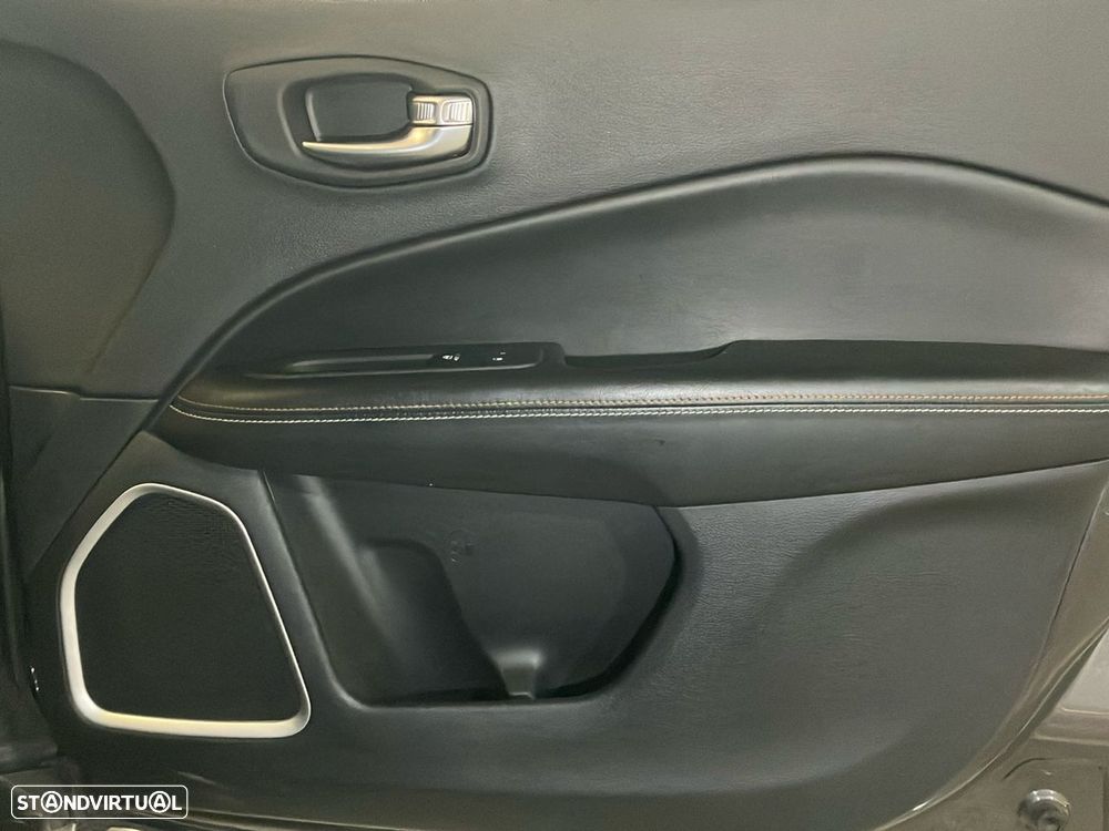 Jeep Compass 1.3 T Longitude - 21