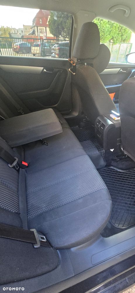 Volkswagen Passat 2.0 TDI Comfortline - 11