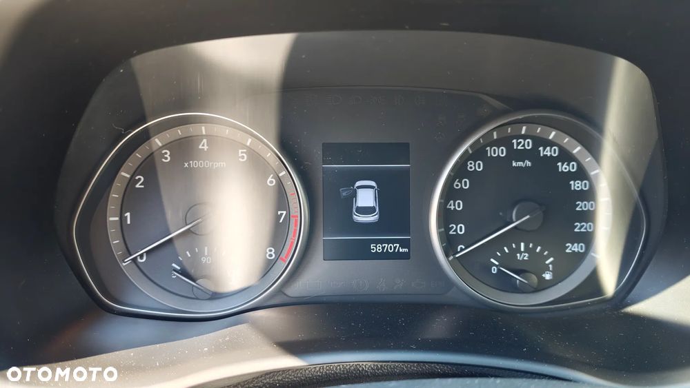 Hyundai i30 1.5 DPI Classic + - 12