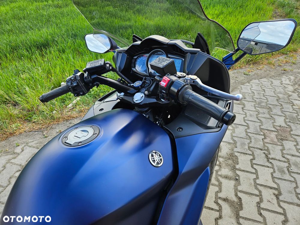 Yamaha FJR - 16