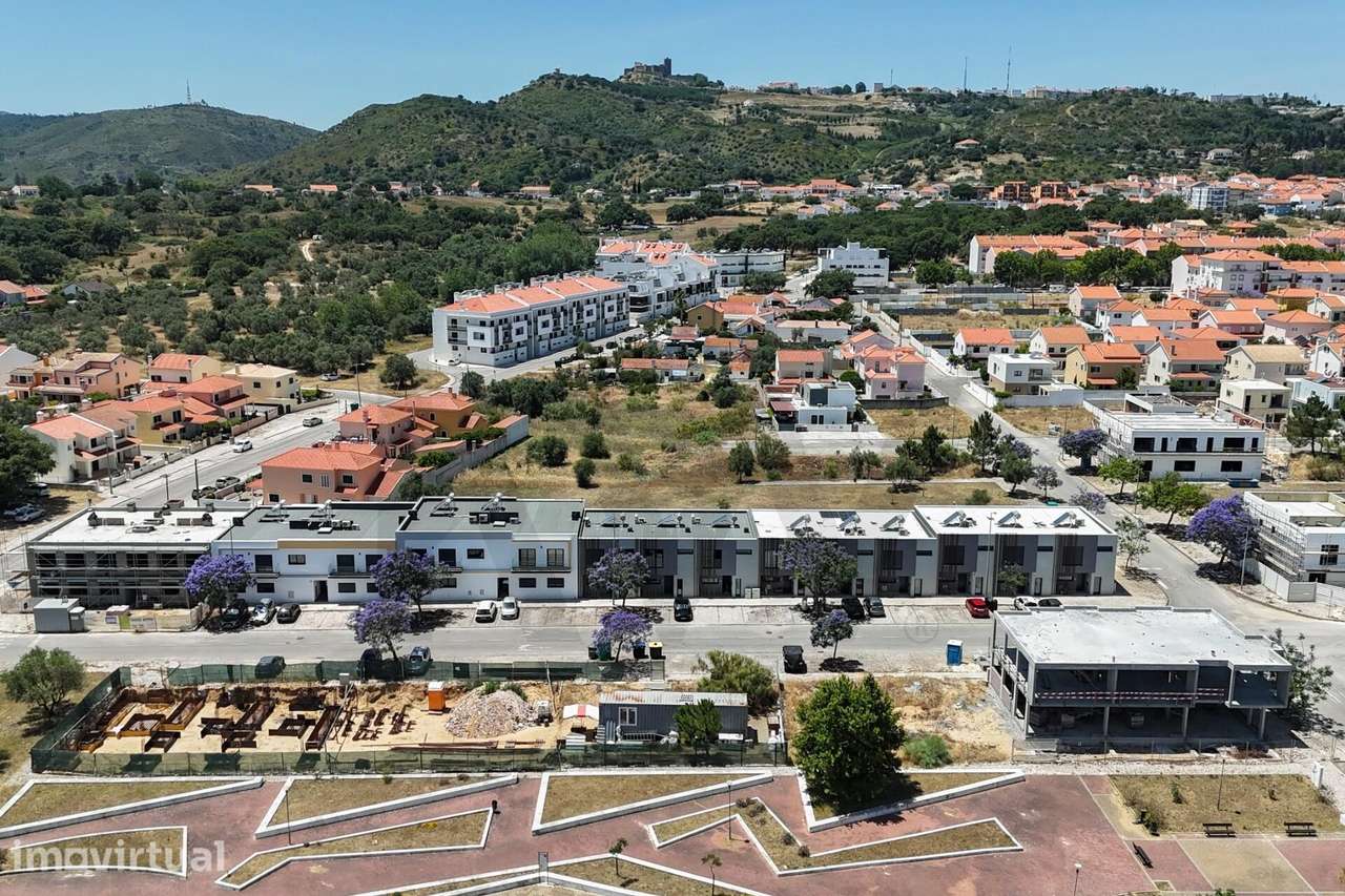 Moradia Contemporânea T3 em Aires com Vista para o Castelo de Palmela - Grande imagem: 2/25