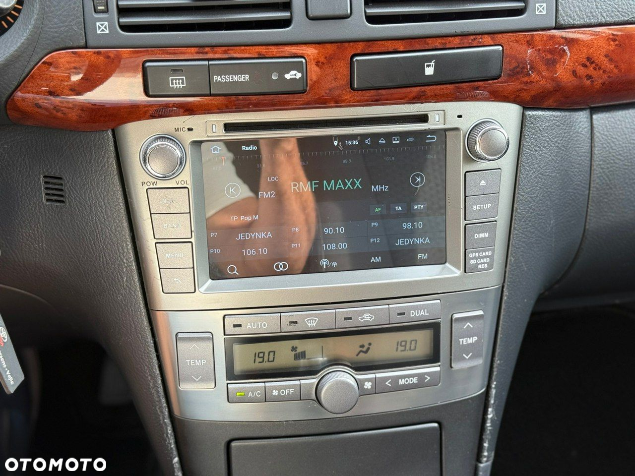 Toyota Avensis 2.0 VVT-i Combi Executive - 25