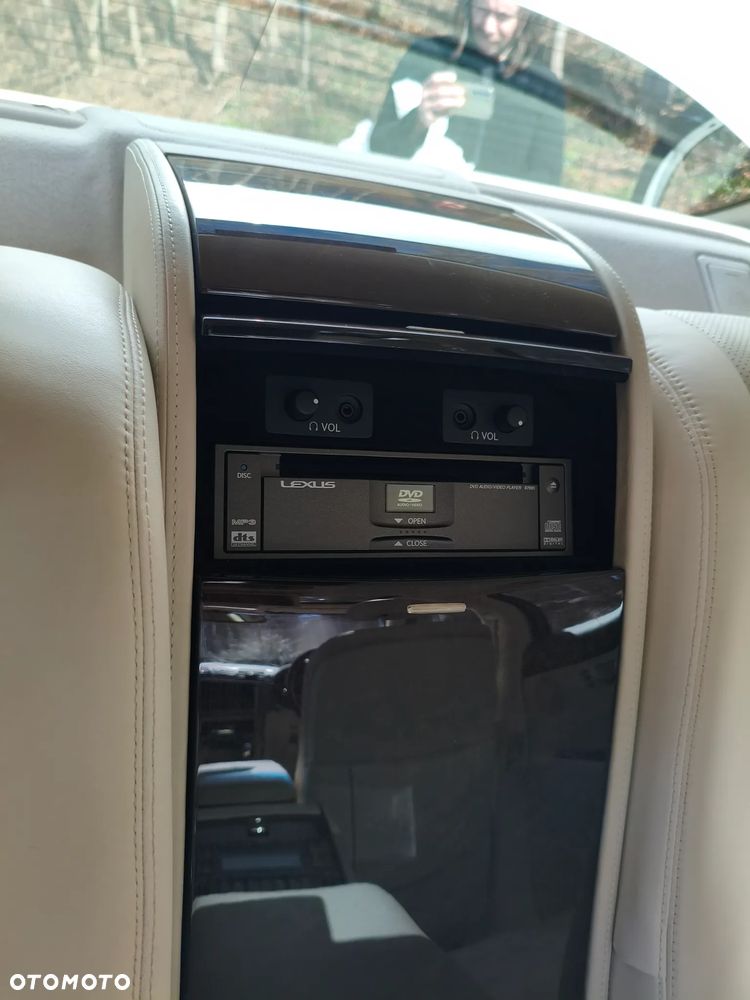 Lexus LS 600h L Prestige - 23