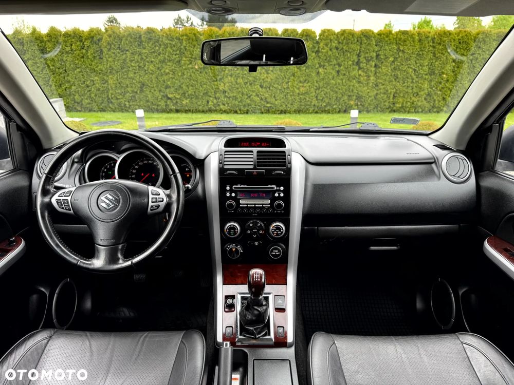 Suzuki Grand Vitara 2.0 De luxe - 8
