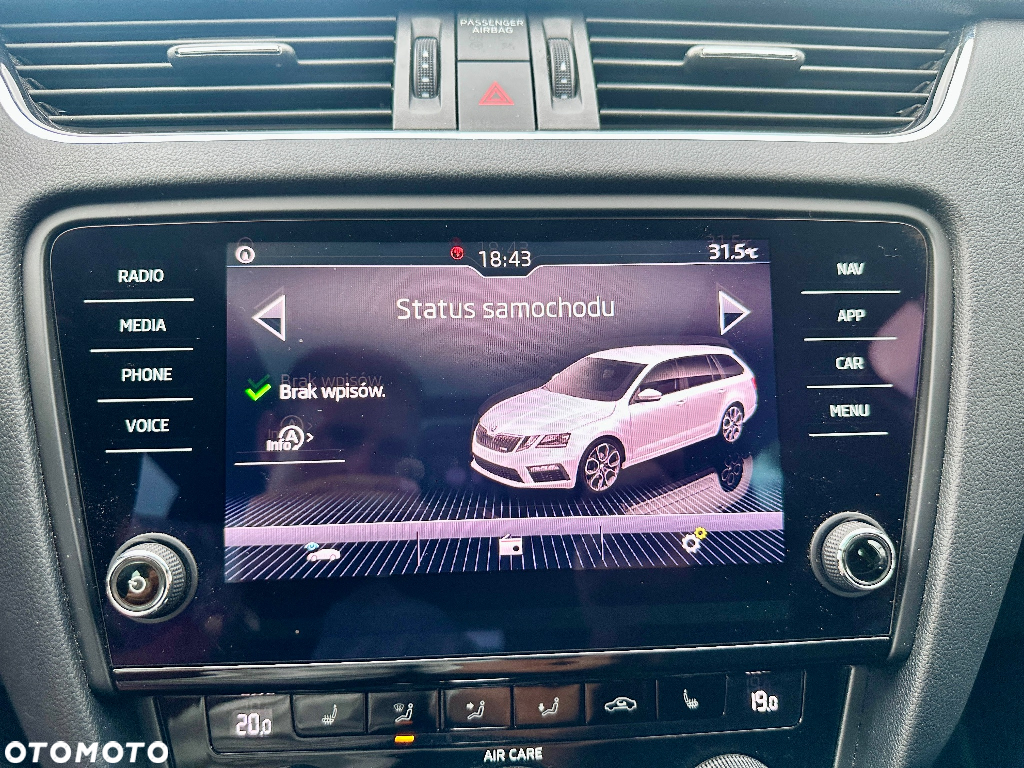 Skoda Octavia Combi 2.0 TDI DSG RS - 33