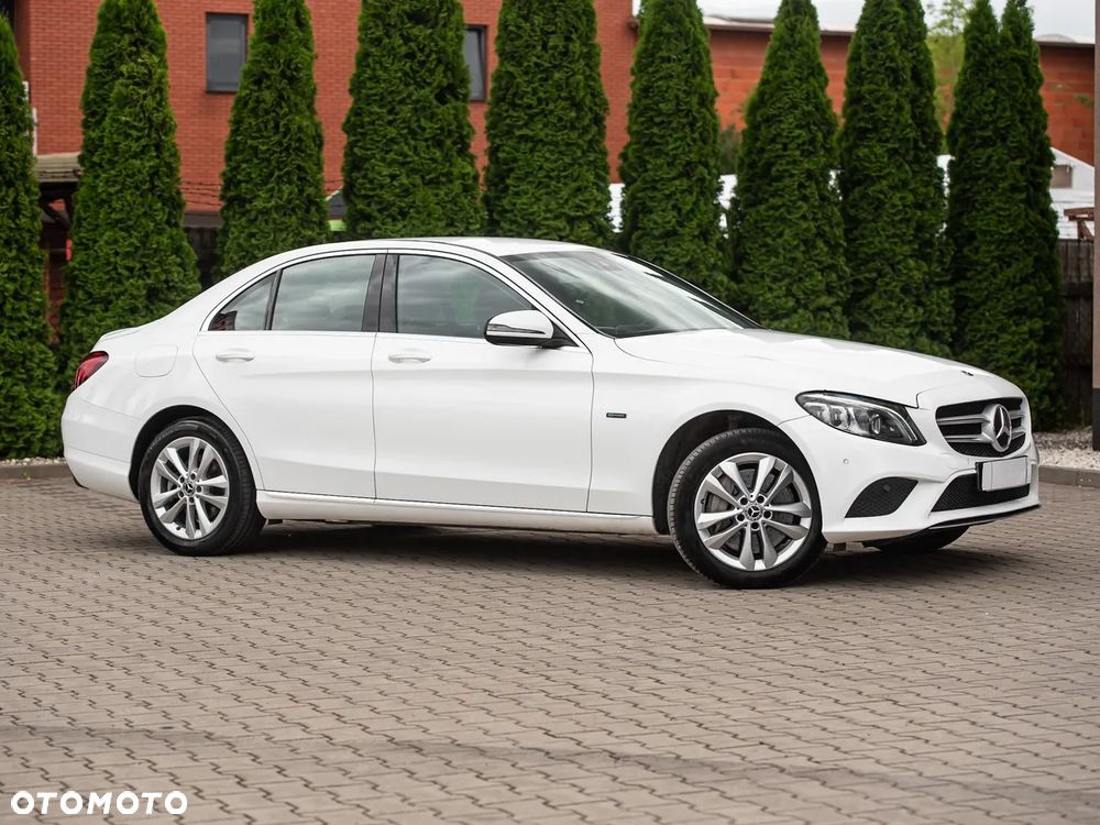Mercedes-Benz Klasa C 300 e 4Matic 9G-TRONIC Edition Avantgarde - 10