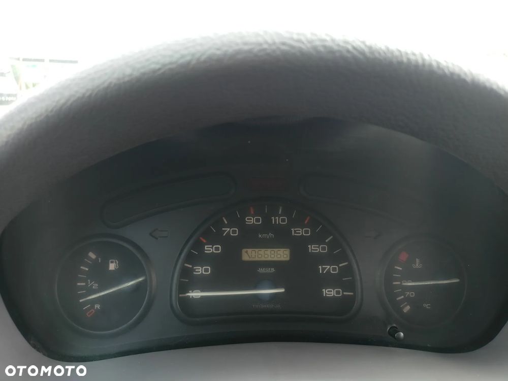 Peugeot 206 - 17