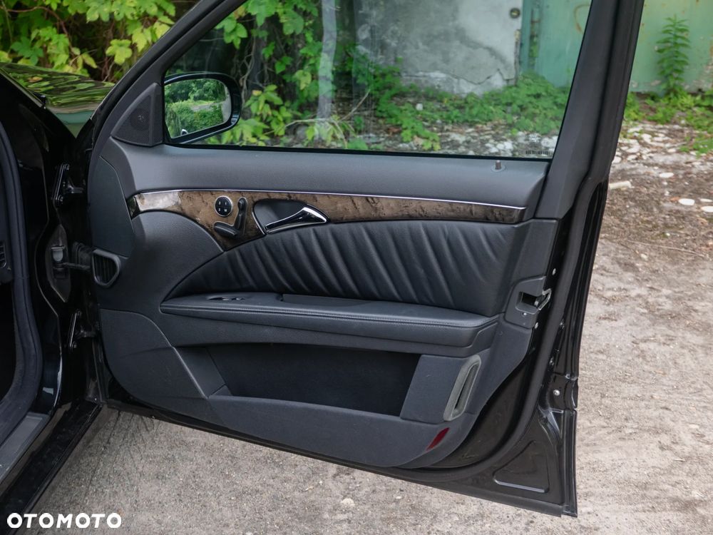 Mercedes-Benz Klasa E 500 4-Matic T Avantgarde - 17