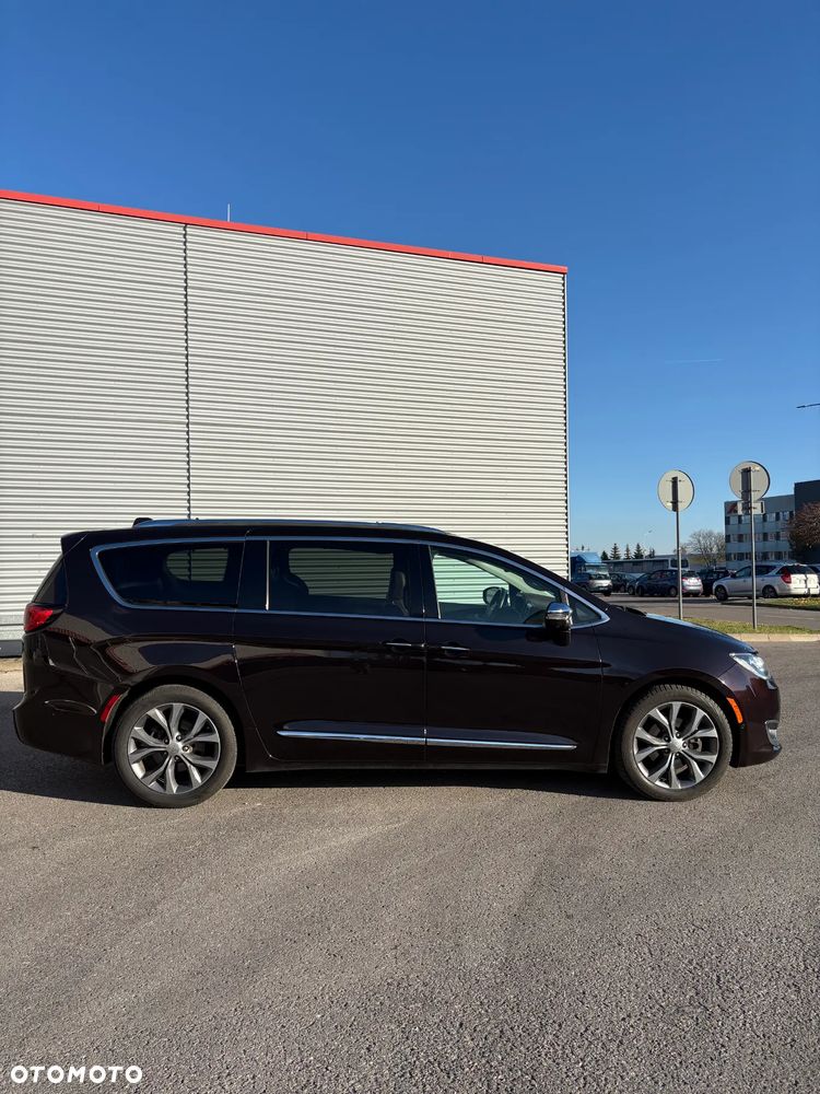 Chrysler Pacifica - 6