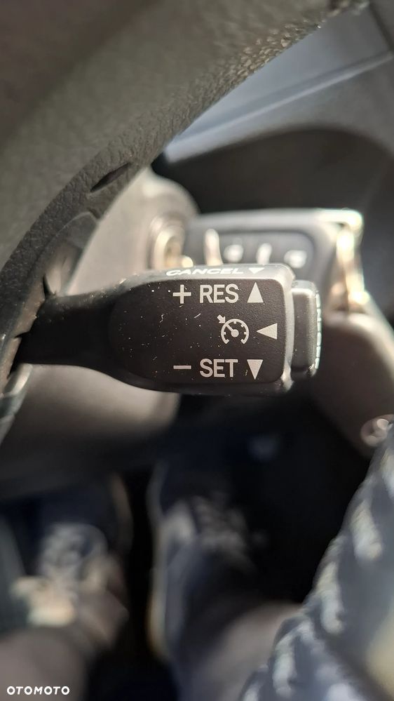 Toyota Auris 2.0 D-4D Edition - 17