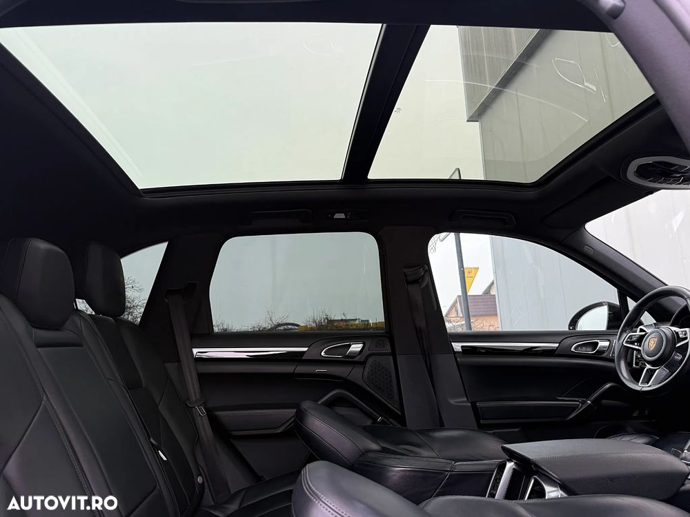 Porsche Cayenne S Platinum Edition - 24