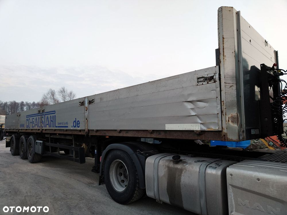 Schwarzmuller J903 - 2