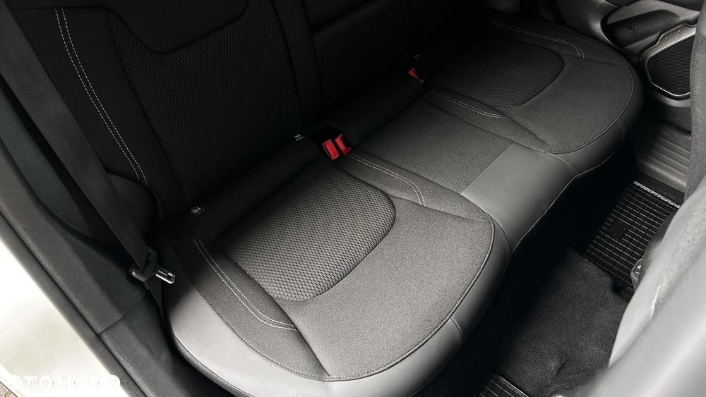 Jeep Renegade 1.4 MultiAir Limited FWD S&S - 23