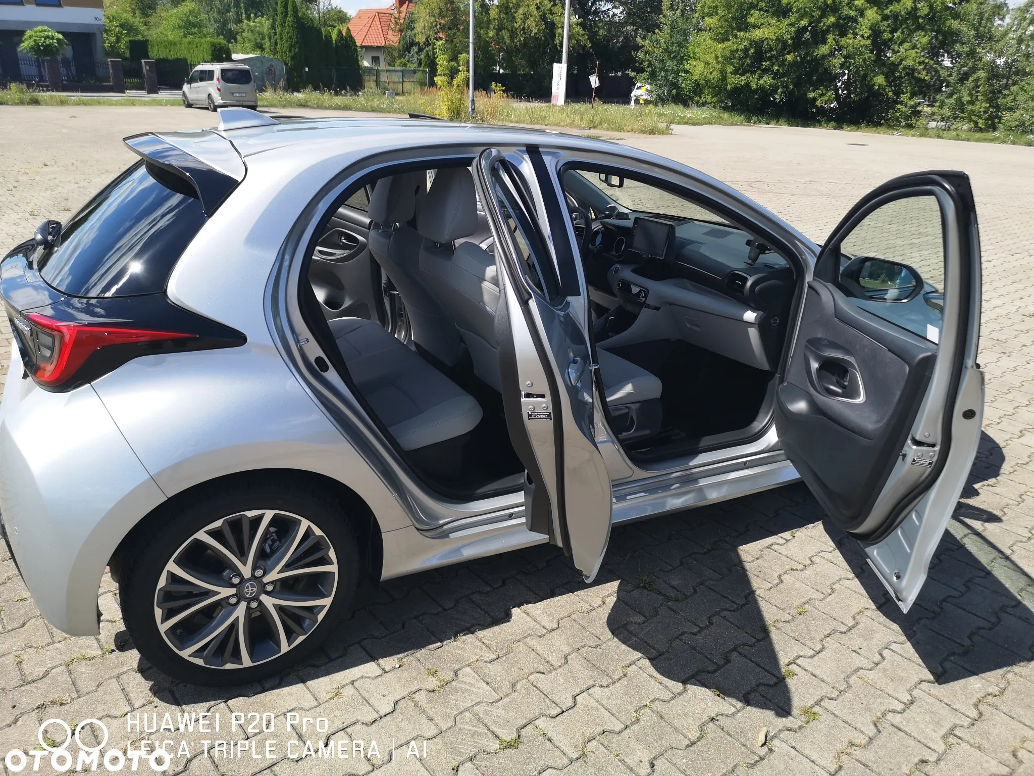 Toyota Yaris Hybrid 1.5 Executive - 11