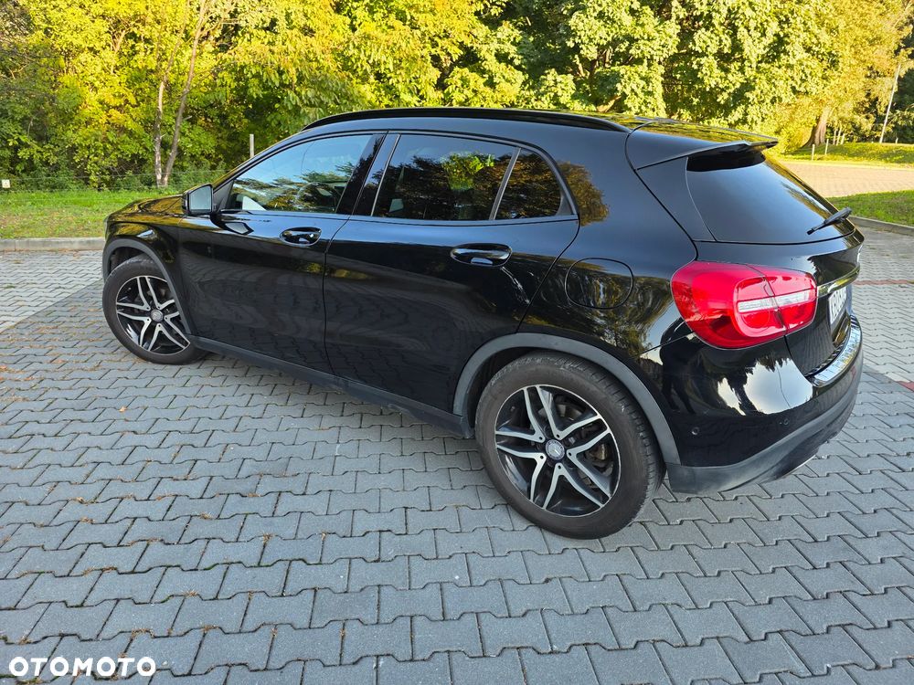 Mercedes-Benz GLA - 5