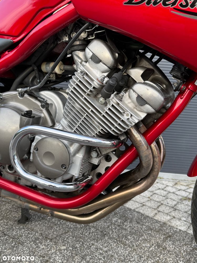 Yamaha XJ - 8